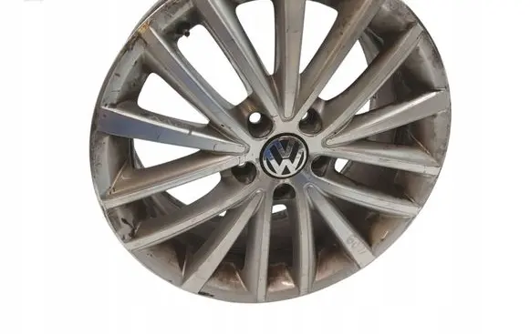 Volkswagen Jetta VI R17 alloy rim 