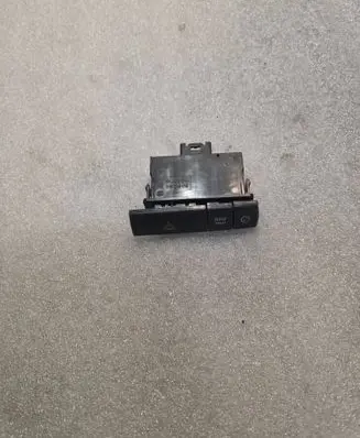 Toyota Prius (NHW20) Hazard light switch 758706