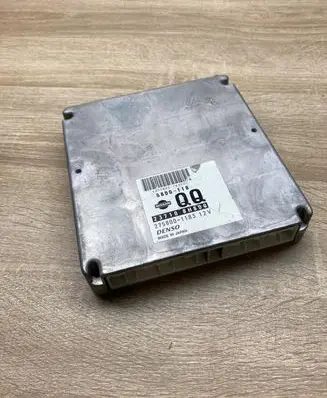 Nissan X-Trail T30 Engine control unit/module ECU 237108H800 2758001183