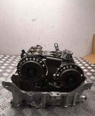 BMW 3 G20 G21 Engine head 8647846