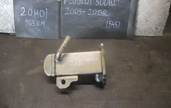 Ford Focus EGR valve cooler V29004027