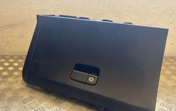 Honda CR-V Glove box 77500