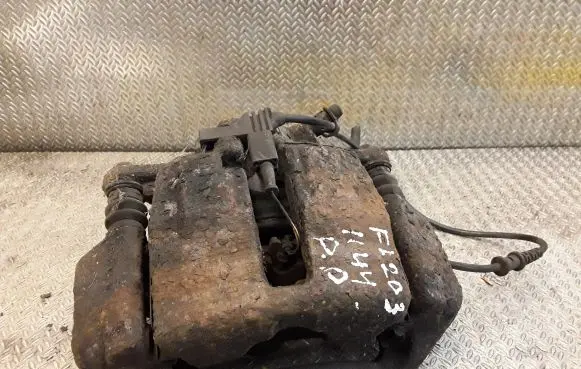 Mercedes-Benz C W203 Front brake caliper