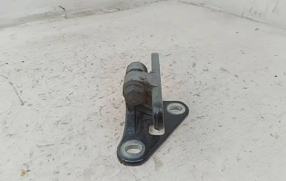 Mercedes-Benz E W211 Front door lower hinge 