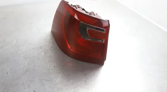 Seat Alhambra (Mk2) Rear/tail lights 7N5945095G