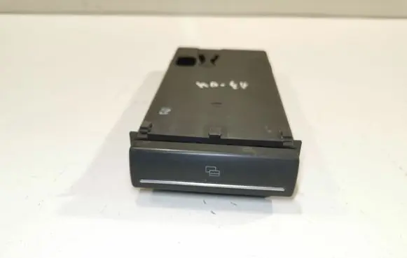 Audi A3 S3 8P Dashboard storage box/compartment 8P0941561