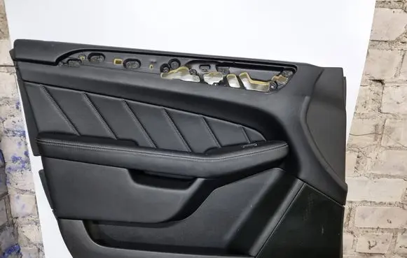 Mercedes-Benz GL X166 Front door card panel trim