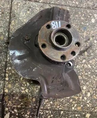 Citroen Xsara Picasso Front wheel hub