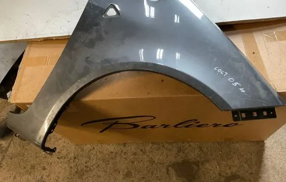 Mitsubishi Colt Fender