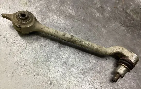 BMW 5 E39 Front lower control arm/wishbone 1094234R