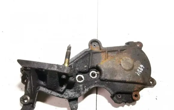 Toyota Avensis T250 Engine mounting bracket