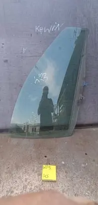 Nissan Almera Tino Front door window glass four-door 121212123