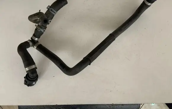Audi Q7 4M Engine coolant pipe/hose 4M0122109AN 4M0121081BP