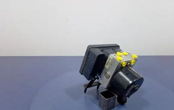 BMW X3 E83 ABS Pump 6765452