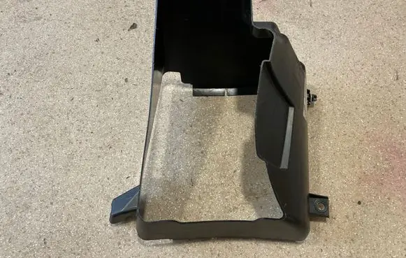 BMW 7 F01 F02 F03 F04 Air intake duct part 7898883