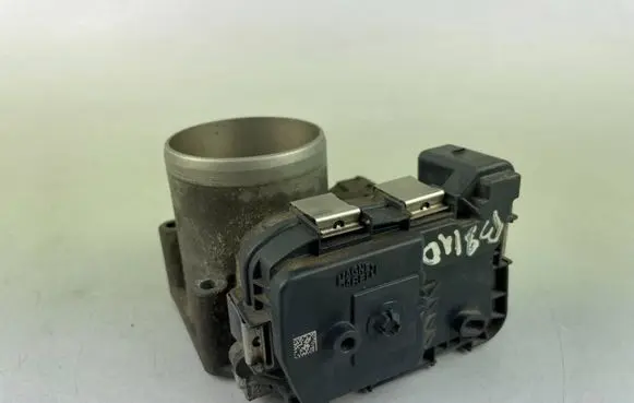 Volkswagen PASSAT B8 Throttle valve 03F133062C