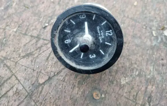 Mercedes-Benz 208 308 Clock 