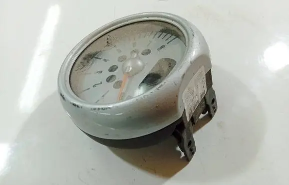 Mini One - Cooper R50 - 53 Speedometer (instrument cluster) 