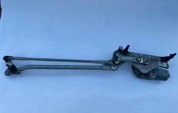 Volkswagen Touareg II Front wiper linkage and motor 7P0955119