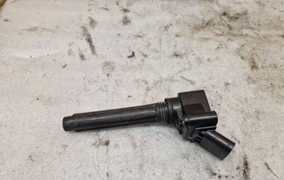 Volkswagen Golf VII High voltage ignition coil 06L905110F EIC1033D 03815AA