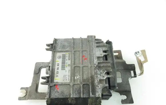 Volkswagen Polo III 6N 6N2 6NF Engine control unit/module 030906026AC 0261203744