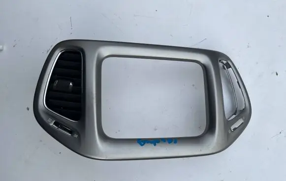 Jeep Compass Screen/display/small screen JEEP COMPASS II RAMKA RADIA NAWIGACJI 2018-