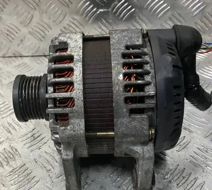 Nissan Qashqai Generator/alternator 23100EN000 MR20