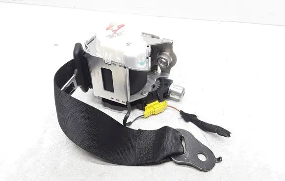 Mercedes-Benz C W204 Rear seatbelt A2048600785