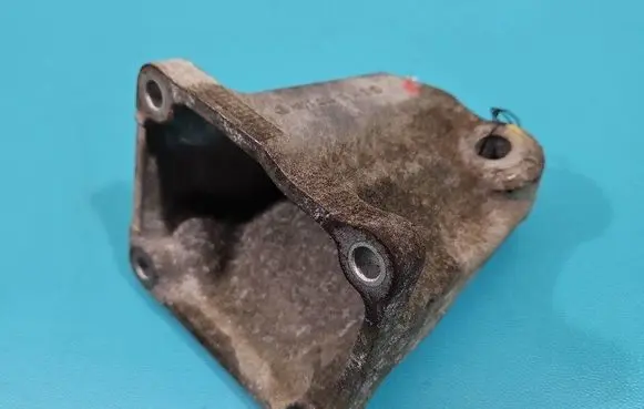 SsangYong Rexton I Engine mounting bracket A6712231204 IMPRK1485014
