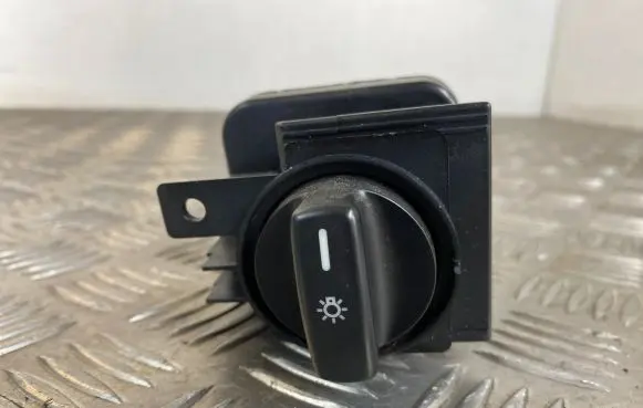 Mercedes-Benz A W169 Light switch 1695452704 32221101 1510649