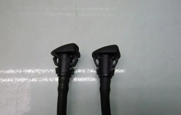 Hyundai Bayon Windshield washer spray nozzle 