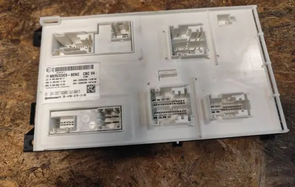 Mercedes-Benz ML W166 SAM control unit A1669009311 A2469021302