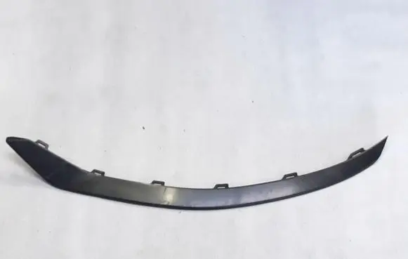 Front bumper splitter molding