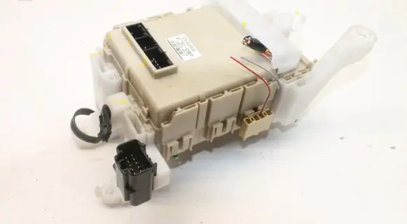 Toyota Verso-S Fuse box set 827300F880
