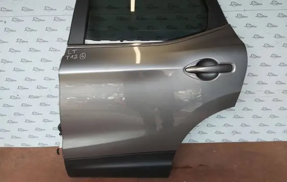 Nissan Qashqai Rear door 