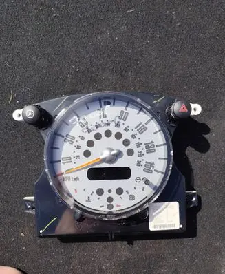 Mini One - Cooper R50 - 53 Speedometer (instrument cluster) 67379411 6978318