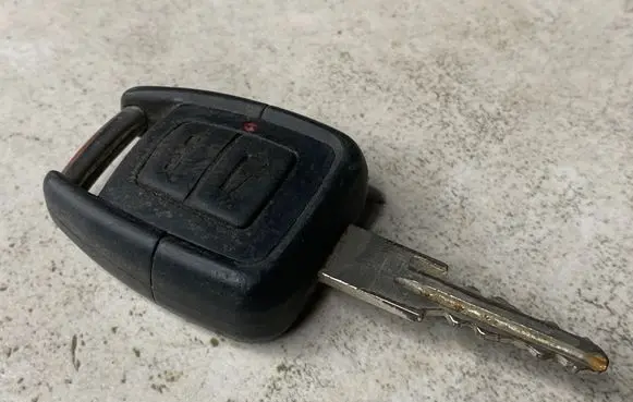 Opel Meriva A Ignition key/card 