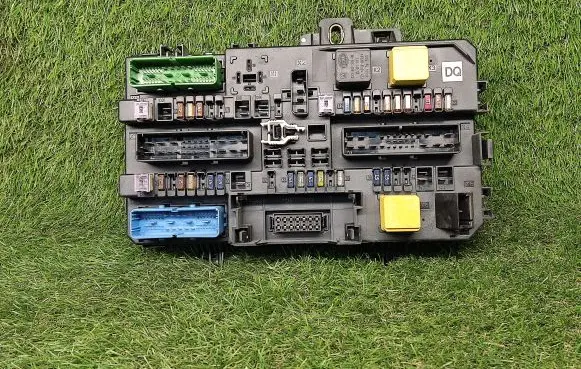 Opel Astra H Power management control unit 13181279 5DK00866971 13181279DQ