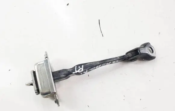 Nissan Qashqai+2 Rear door check strap stopper