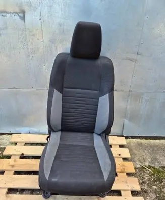 Toyota Auris E180 Front driver seat