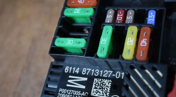 BMW 8 G14 Fuse box set