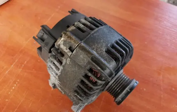 Skoda Octavia Mk2 (1Z) Generator/alternator 03C903023C