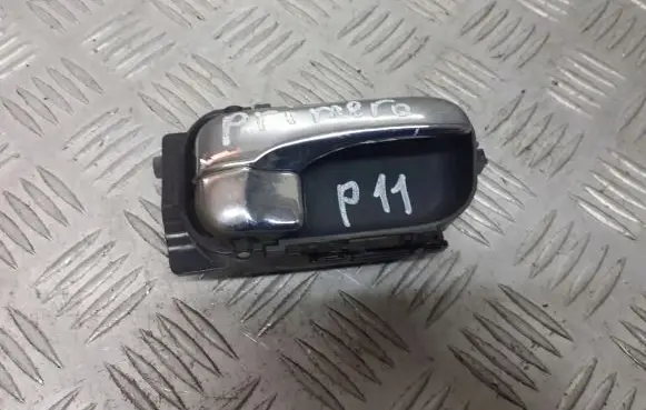 Nissan Primera Front door interior handle