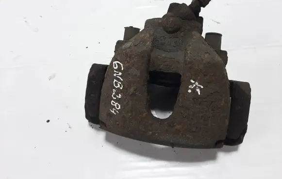 Volvo V40 Front brake caliper