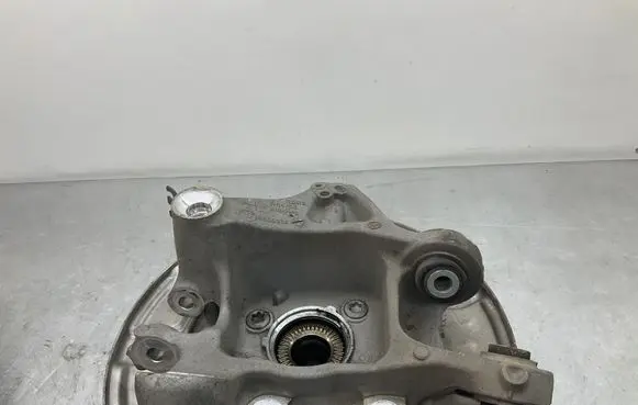 BMW 5 G30 G31 Rear wheel hub 6866338 R0105 A1S17MS