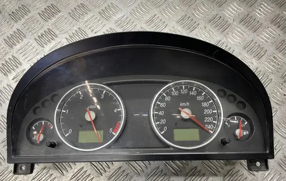 Ford Mondeo Mk III Speedometer (instrument cluster) 1S7F10841 XS7F10849 583424