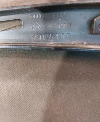 Audi A6 S6 C5 4B Front wiper blade arm 4B1955408D