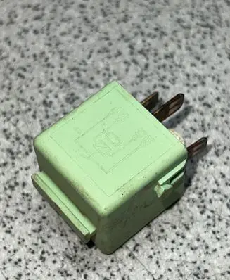 BMW 5 E39 Other relay 8366600