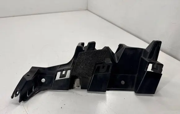 Ford Mustang VI Rear bumper mounting bracket FR3B17D960A