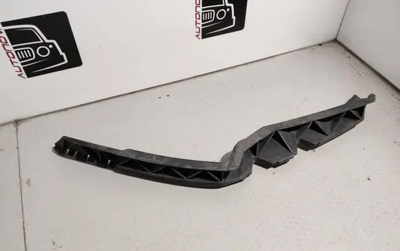 Skoda Octavia Mk2 (1Z) Front bumper mounting bracket 1Z0807183